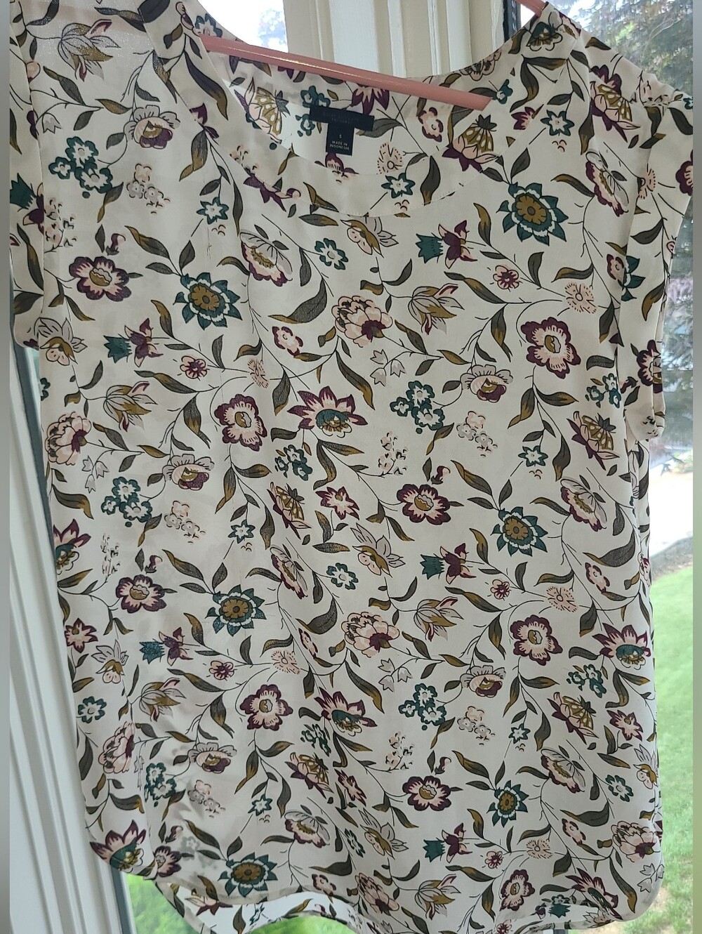 Ann Taylor Factory White Floral Cap Sleeve Tunic with Green and Burgundy Accents